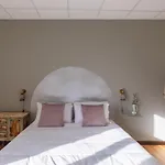 Iflat Trevi Fountain's Roomy&friendly Apartment