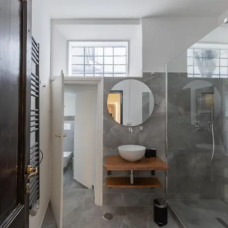 Iflat Trevi Fountain's Roomy&friendly Appartement